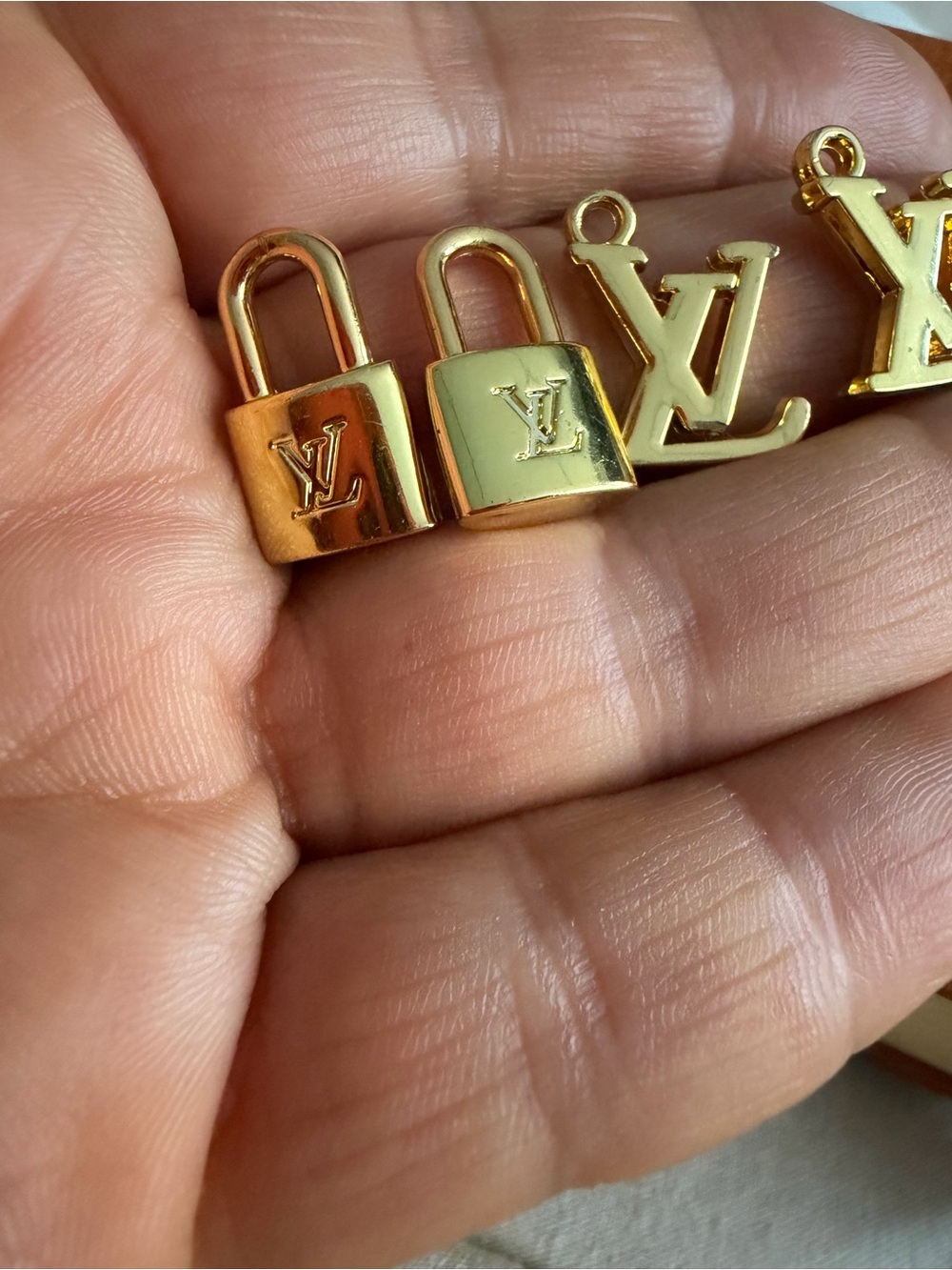 Unbranded Gold Lock and Letter Charm Keychain Set of 4 - Picture 4 of 8